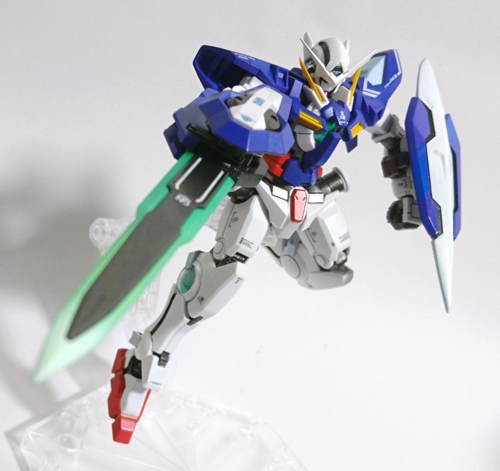 【GNソード その2】
GNソードは先端をシャープに。緑のグラデーションをかけてみました。