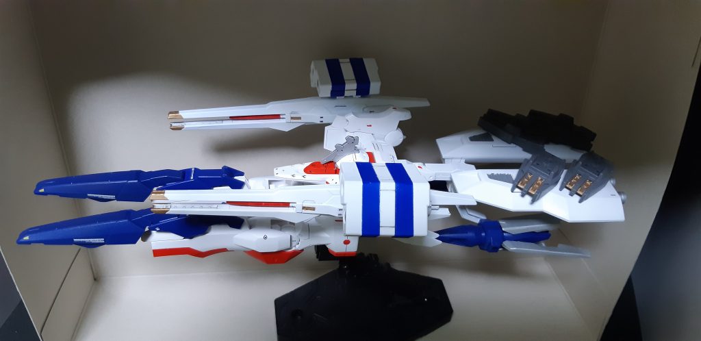 今回とりあえず素組で形を決めたんですが、塗装しようと思ったらパーツが外れない…。特にキャノンはもう少し塗装したかったです。
以上、超G級要塞マスクロでした。最後までご覧いただきありがとうございました。