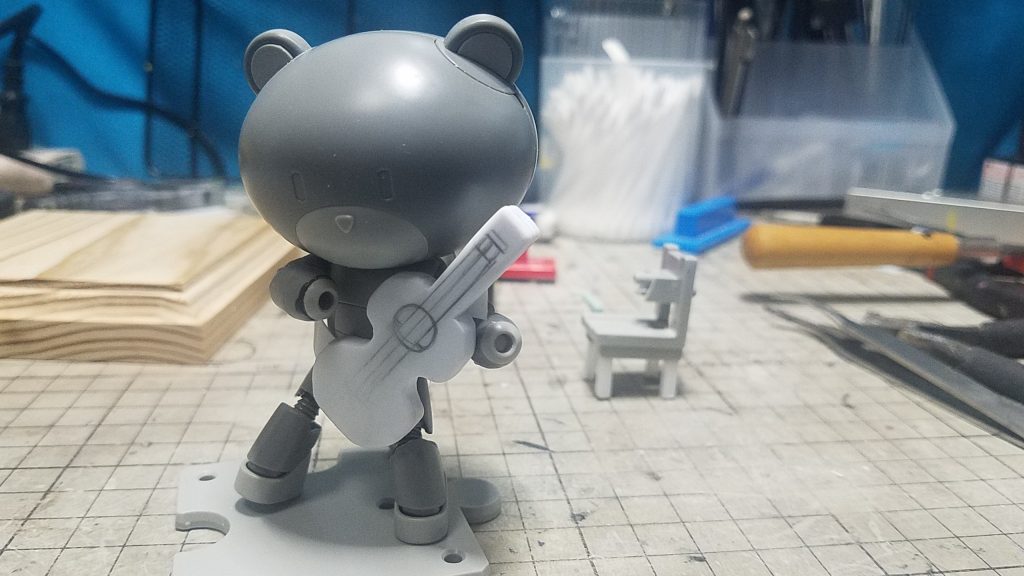 座りと立ちのポーズが可能です