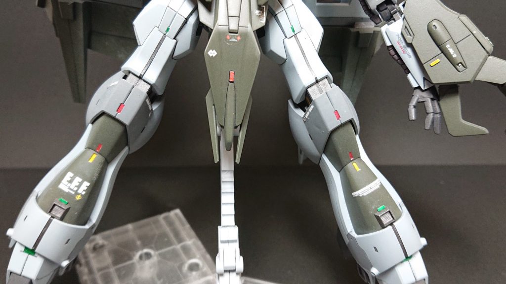 機体各所には様々なセンサーを増設し、情報処理系の刷新により複雑な火器管制をセミオート化している。
これにより、パイロット負担を減少させることに成功しているが、機体そのものを推進力で無理矢理飛行しているレベルを脱していないので、これがなければ戦闘操作など到底不可能であった。