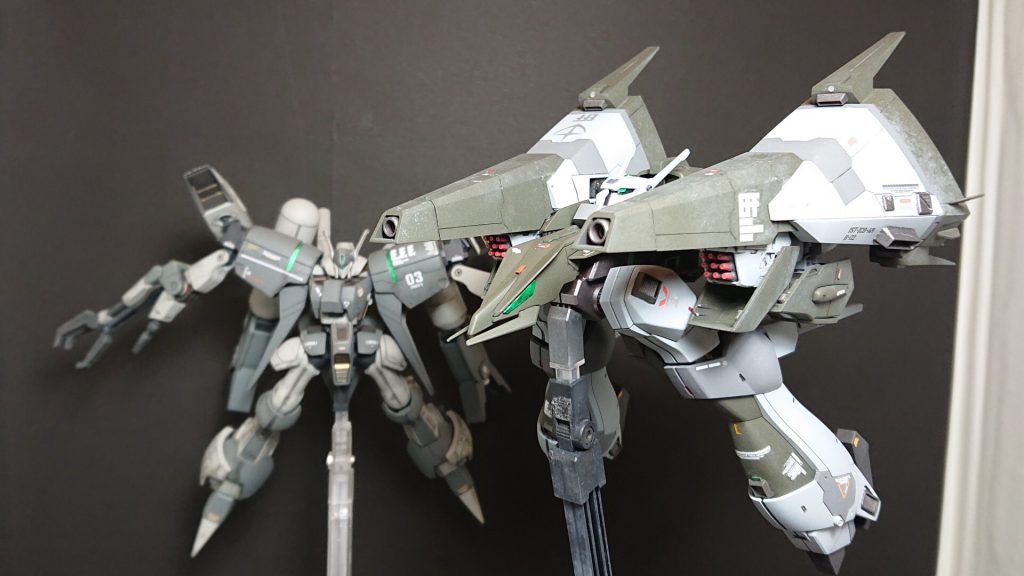 僚機のバイアランカスタムと。
今回も長々ご覧頂き、ありがとうございました。