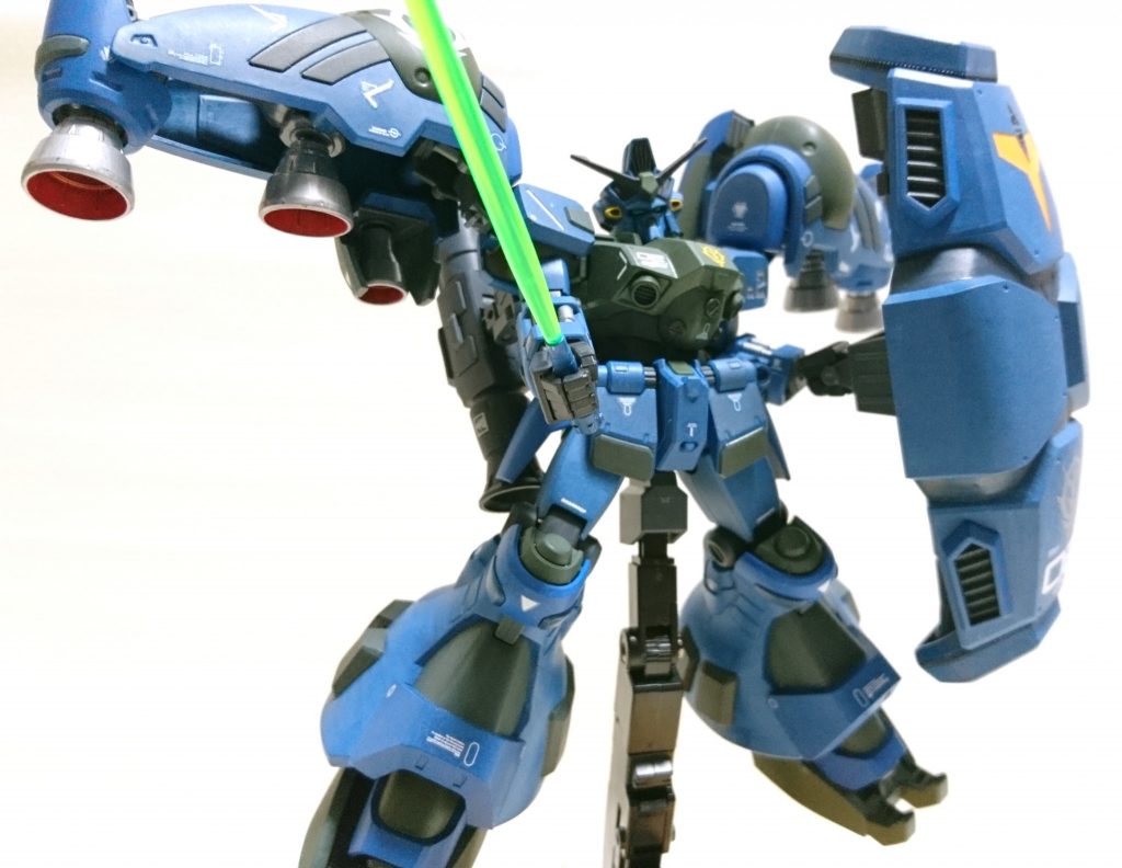 【私は義によって立っているからな！】
バーニアは中をレッド、外はシルバーで塗装しました。