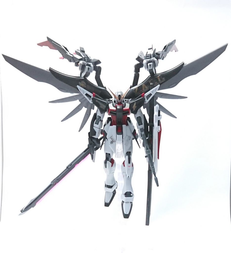 立ちはだかるシュヴァイド
この邪悪なオーラを放つのもシュヴァイドの魅力となってます
ドラグーンはAGE-2マグナムのファンネルのパーツの向きを変えてつけてます
こうするだけ全く別のものに見えますよね
長々とした説明になりましたが閲覧ありがとうございました