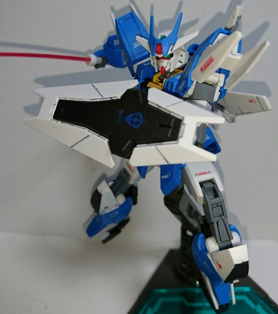 ビームサーベルとシールド
個人的に1、2を争って好きなデザインのシールドです。
中央にはA.G.の地球連邦軍のマーキングをしています。