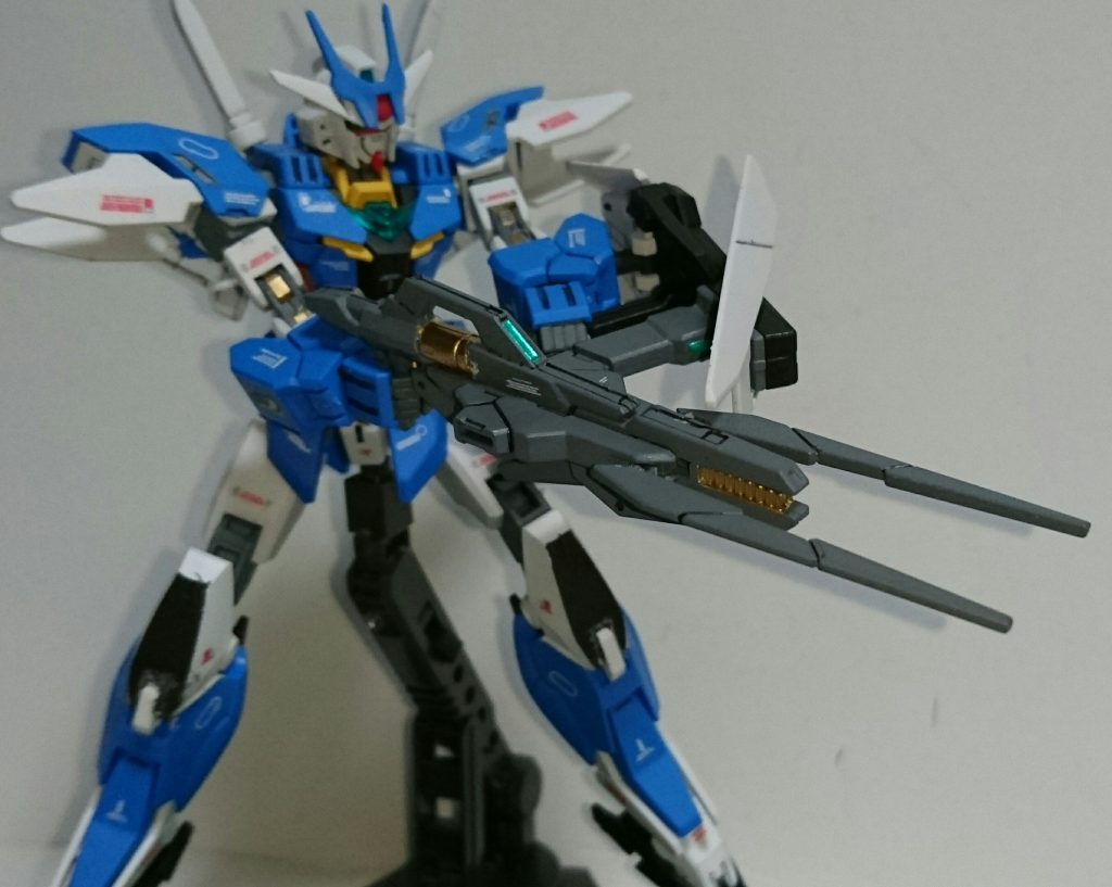 ビームライフルの高出力モード。
どことなくスタングルライフルを思わせる造形です。