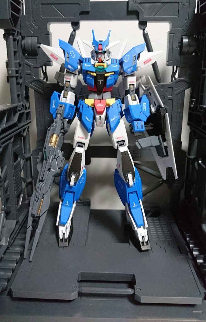 ## ・PFF-X7/E3 アースリィガンダム
こちらもAGE-1に合わせて関節と武器の色を変更、脚部をAGE-1風にアレンジしています。