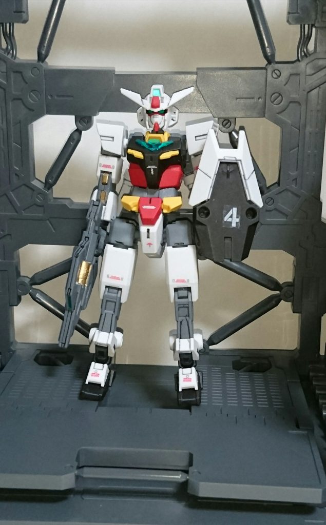 ## ・PFF-X7 コアガンダム
関節部分と腹部の色をガンダムAGE-1寄りの色に変更しています。
シールドには意味有り気な「4」のナンバリングを