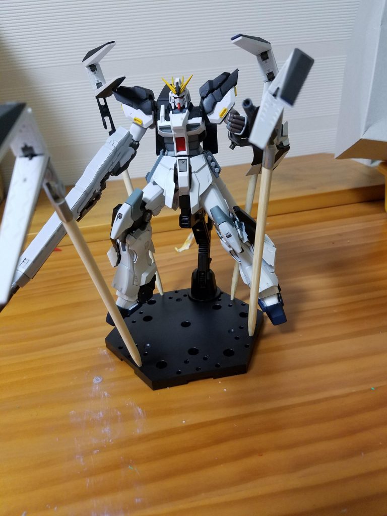 フィンファンネルは展開します。本当なら6個付けようしたけどマウント位置が思いつきませんでした。すまんな。