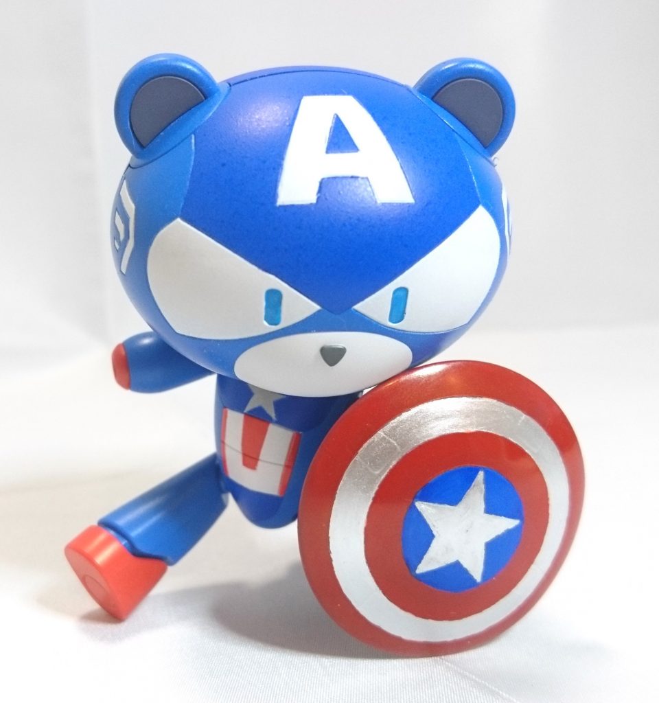 【スーパーヒーロー着地!】
手足の先にはレッドをチョイス!
初代アベンジャーズ時の古き良きキャプテンアメリカな雰囲気に。