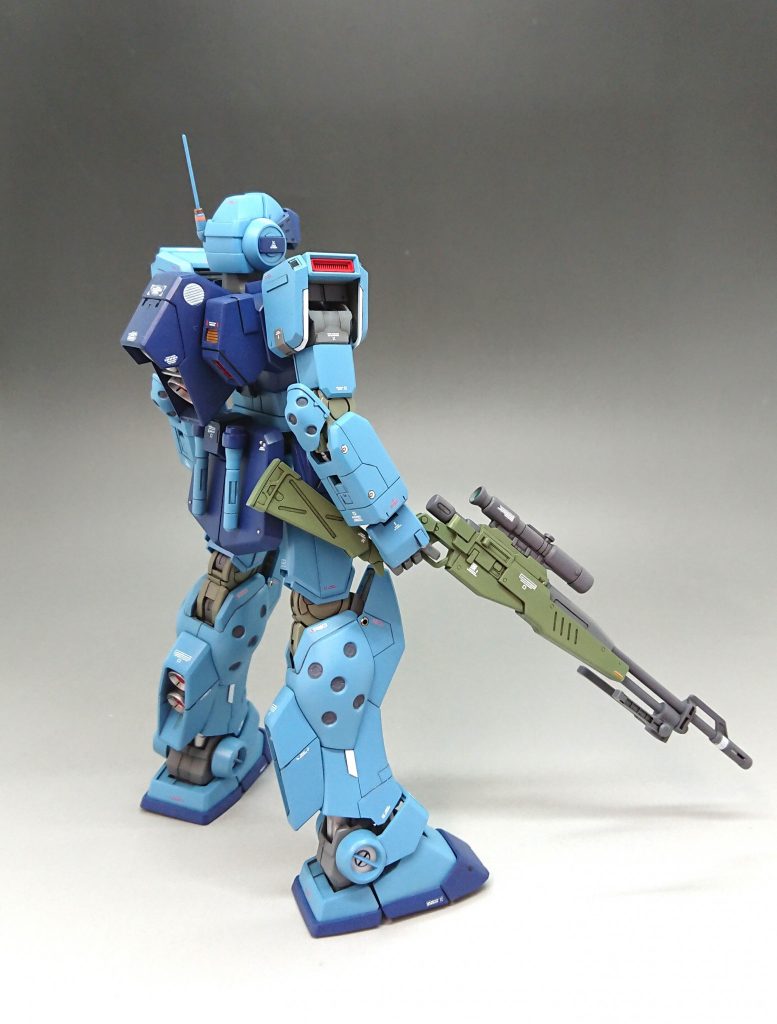 後ろ姿。
バーニアがドーン‼️って感じで強そうです。