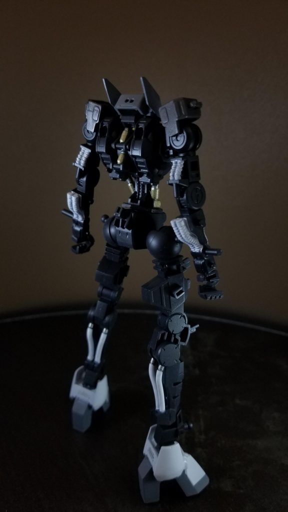 フレーム背面
正面同様各箇所をエナメルで筆塗りしてます。
個人的にはふくらはぎの部分が気に入ってます
(*´`)