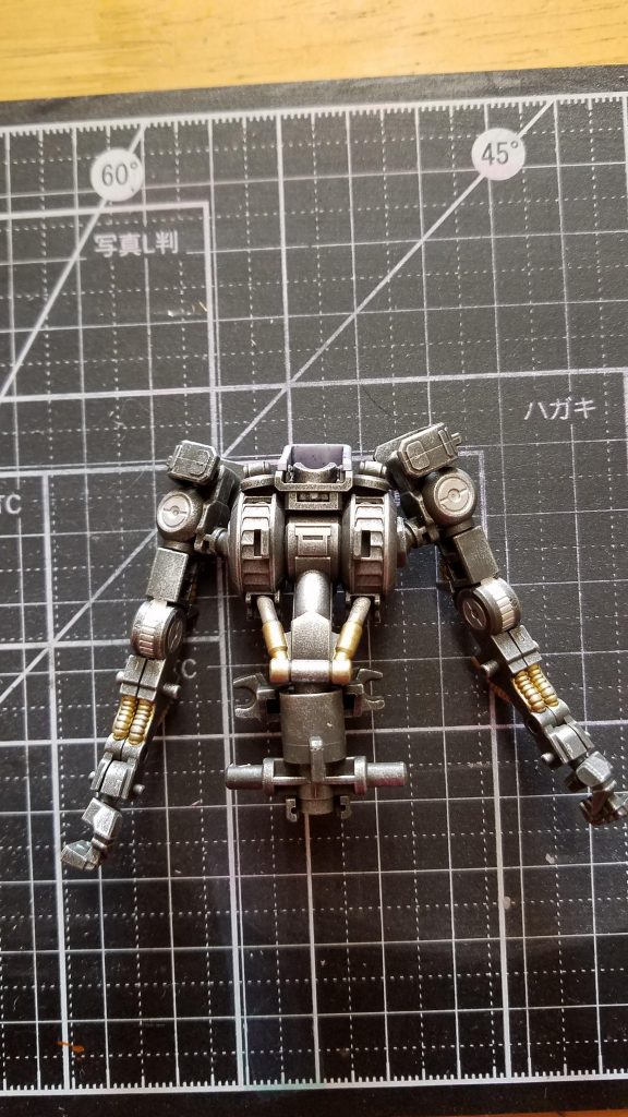 艶消ししてからの
水性ホビーカラーのシルバーで
ドライブラシ‼️