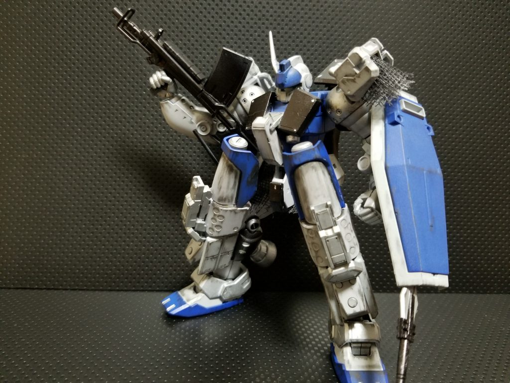 ・試製単発魔導砲（正式名称不明）
ノーヴリンク用に開発されていたと思われる単発砲、総弾数7。風のルーンを用いた簡易術式を採用しており、火力やストッピングパワーよりも、着弾時の音や巻き上がる粉塵での足止めを重視している。

その他、ミーレスが使用している武器の多くを流用して扱う。