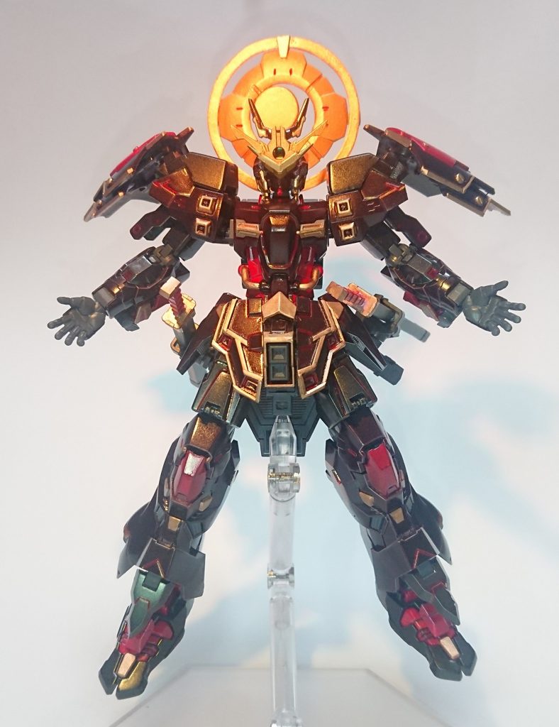 *月影ノ輪 ―ツキカゲノワ―*
バックパックに装備されている。
一見飾りだが、月の光を受けている間機体ステータスを強化する機能がある。
また、効果発動中は武器のサイコミュを扱える範囲が少し広くなる。