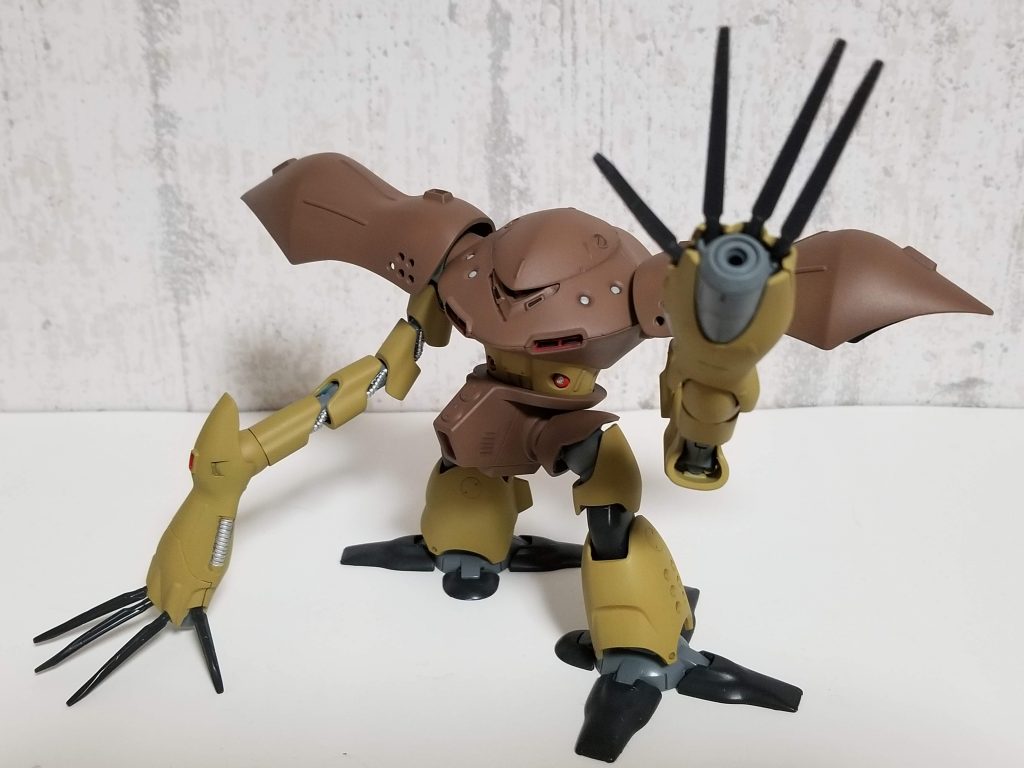 どうにも似たようなポージングになりますね…