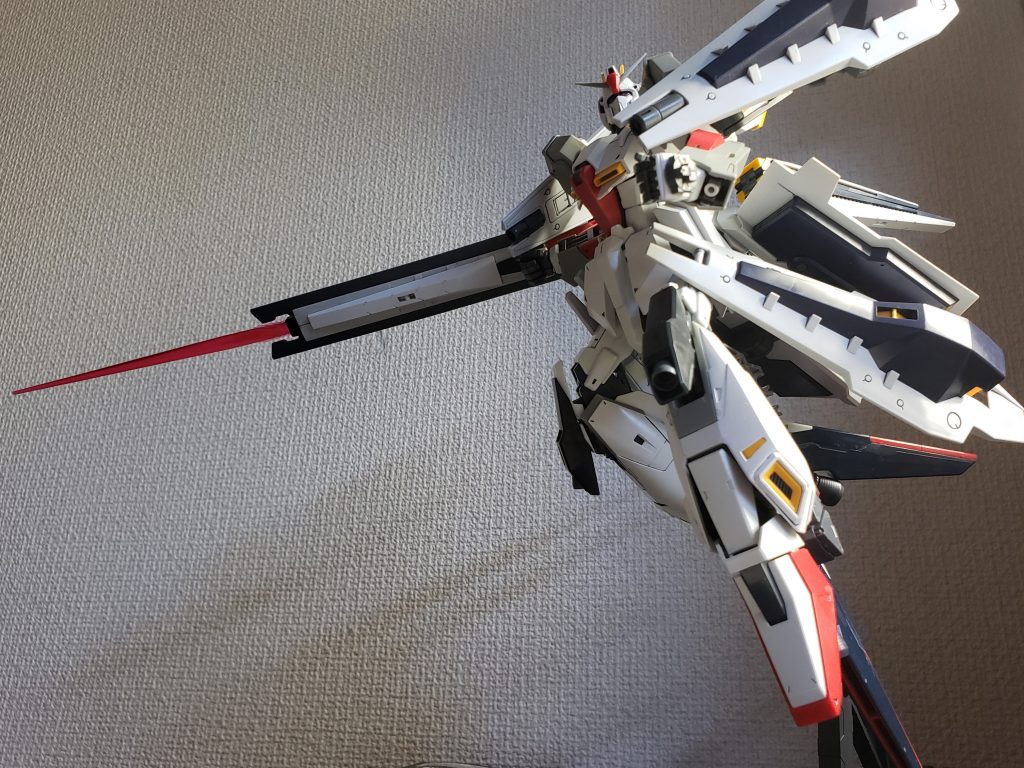 斜め下から

ロングヒートブレードから大型ビームサーベル！！