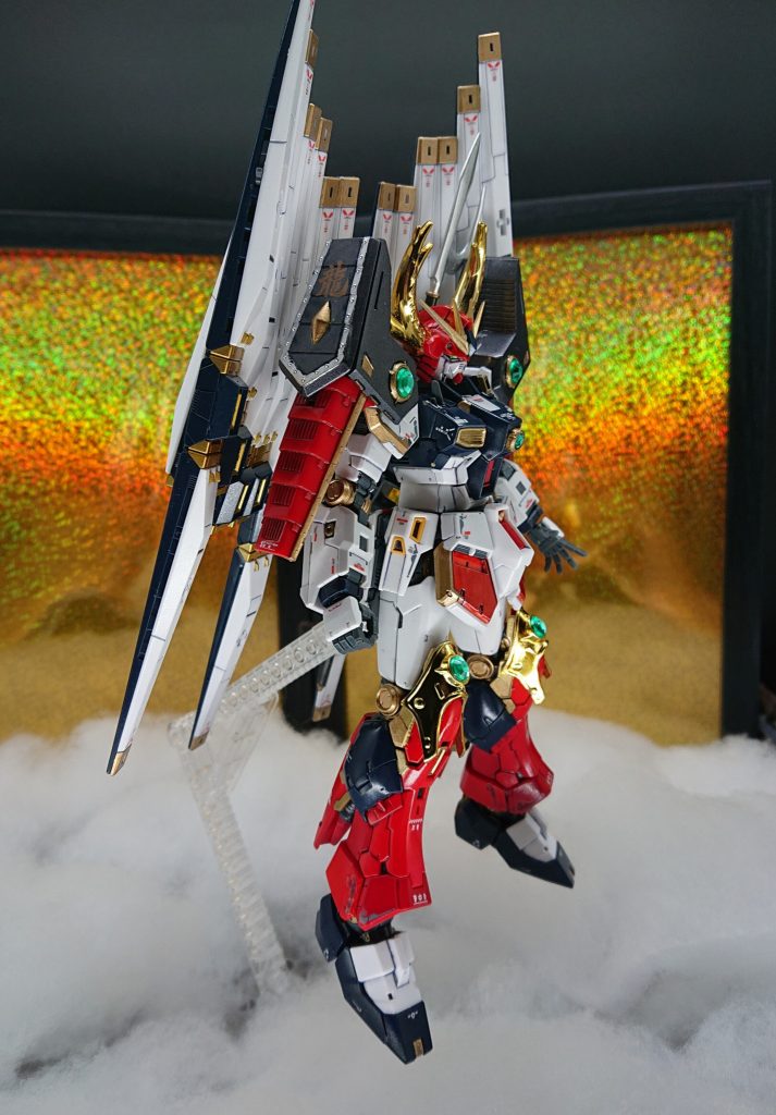 【武者仁宇 横】
肩鎧に漢字デカールを使って雰囲気作り。
武者仁宇をイメージして、右は「龍」、左は「風」を選びました。