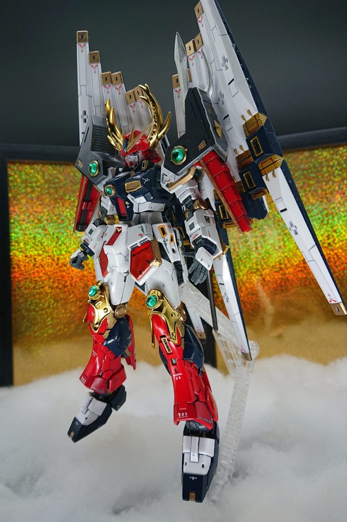 【武者仁宇(ニュー) 前】
RGνガンダムに、今では絶版の「モビルスーツ戦国伝」のキットを使い武者化。
あとは武者に寄せて塗り分けてます。
肩、ひざ、胸は100均のデコシール使ってます。