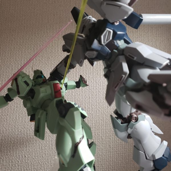 せ、せめて一矢報いて。。。。