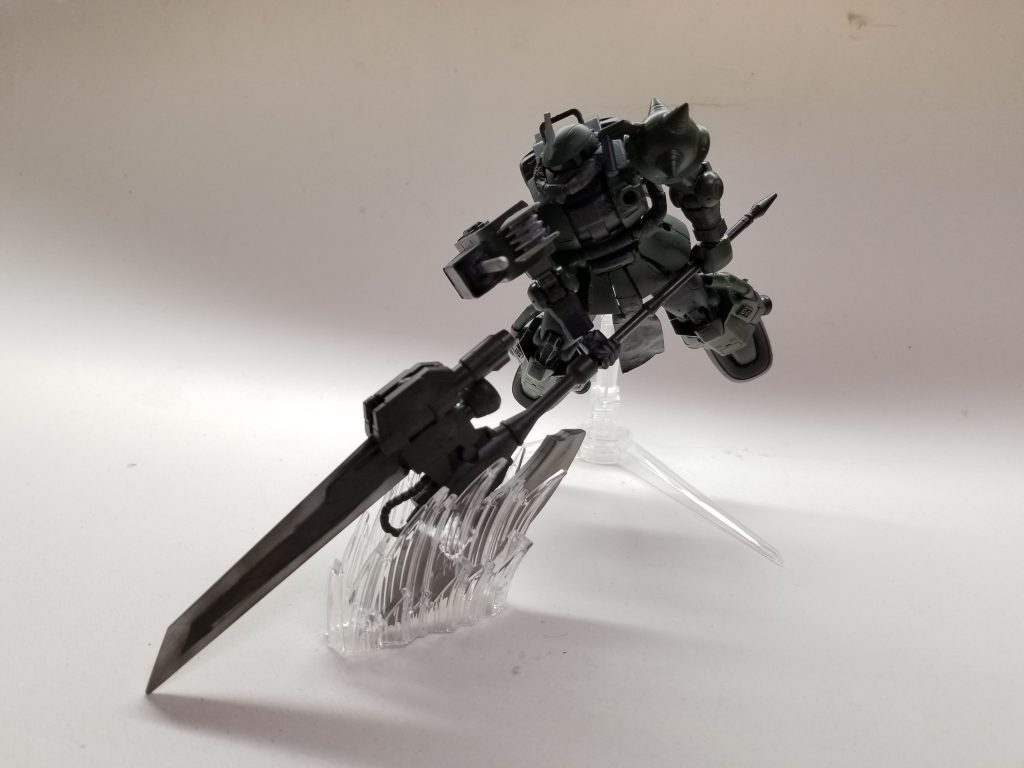 このレギオン最大の特徴はレギオンの全長を優に越える長さのハルバードである。その大きさ故に命中率は低いが当たると無事では済まないだろう。また斧の部分はヒート機能を備えており強大な熱量を発生し敵を溶断することができる。ただし使用限度は1回である