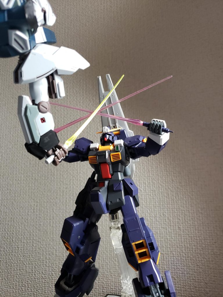 ビームサーベル2本持ち！！※ショルダーグリップをビームサーベルラックに変更してるため