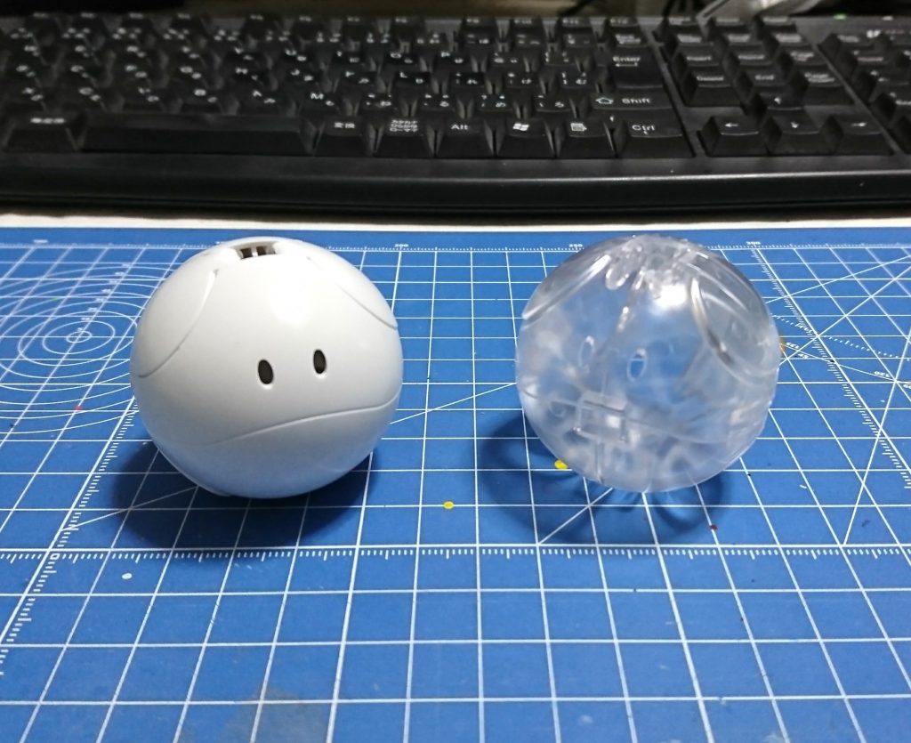 パチ組みはこんな感じ。クリア側の内部パーツは抜いてあります。