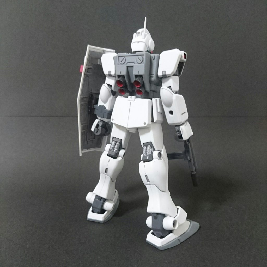 後ろ。１本しかないビームサーベルは紛失