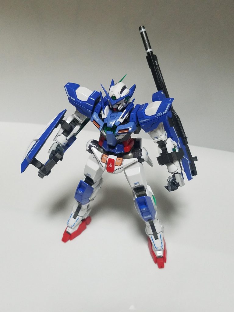 塗装は青色の濃さを変更したのと、アンテナとダクトの色を変更。
あとフレームも金属色に変更しました。
金属色への変更はMETAL BUILDのアストレアの予約を見て影響を受けてます(;^o^)