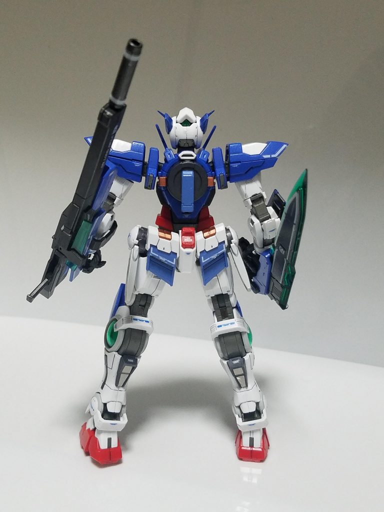 タンク固定の青色のパーツでドリルで開けた穴は隠せます。