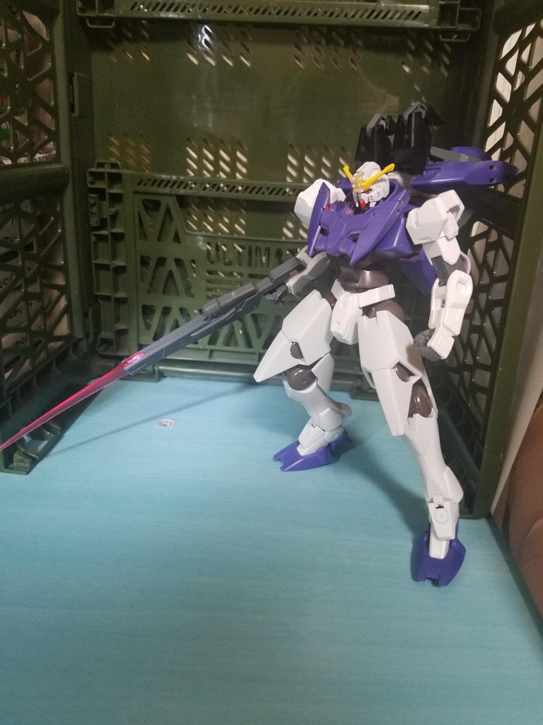 武装は簡単にナドレからライフルとシールドを拝借しました、ライフルからビーム刃が出るので近距離にはこれで対応します。