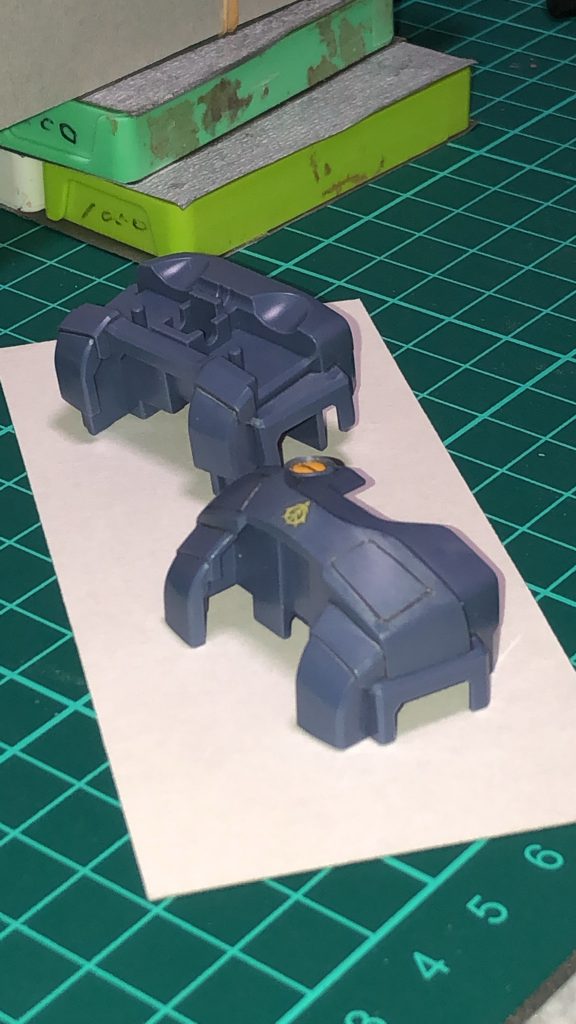 モールドの彫り直しと追加のスジ彫り