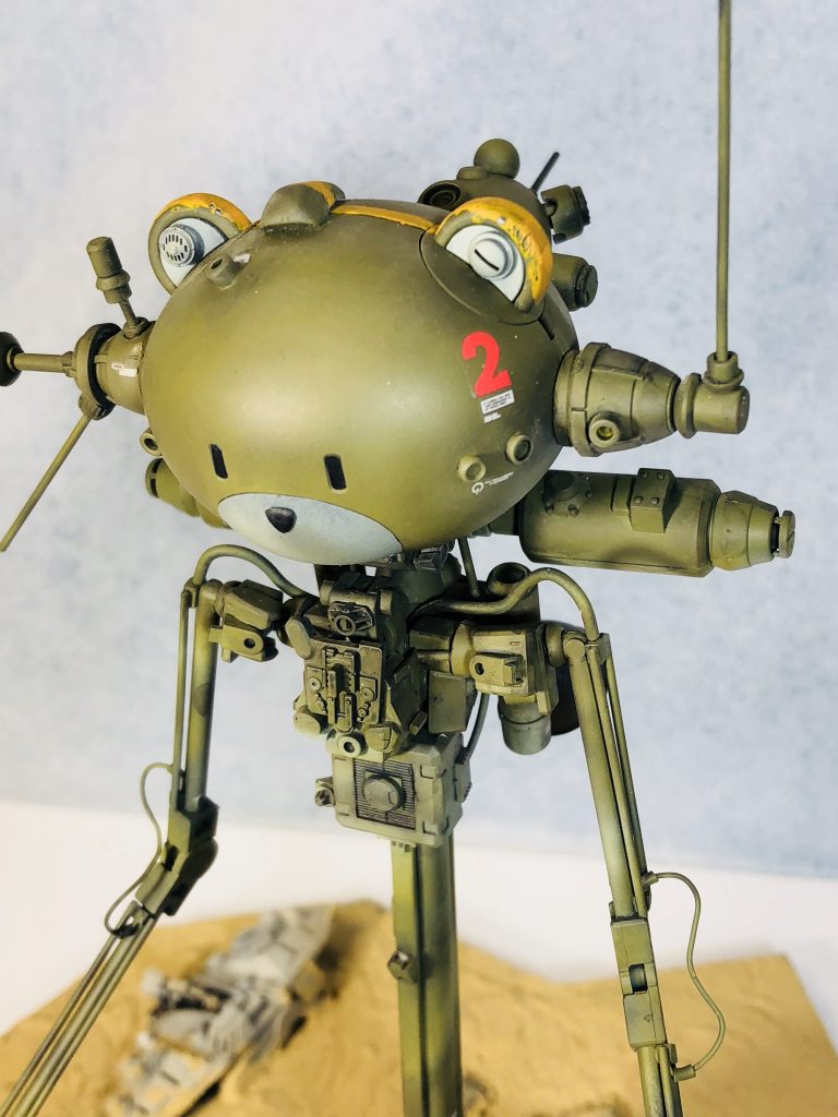 クマスポッター  バストショットで。
プチッガイの頭部をベースにジャンクパーツ等でミキシング。
自身のこだわりとして、元ネタのパーツは使わない縛りでやってます。