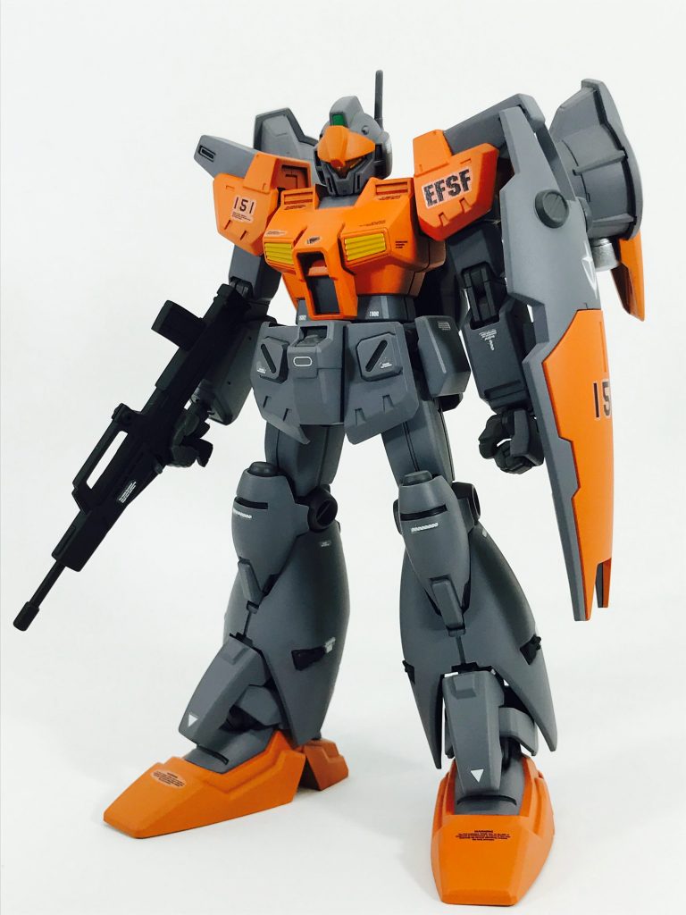 単純にガンダムフルバーニアン
の脚とバックパックを交換した
だけのお手軽作成です。