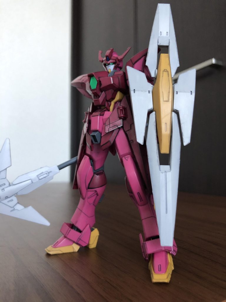 シールド
カッコよさ重視ですね
ガンプラですし