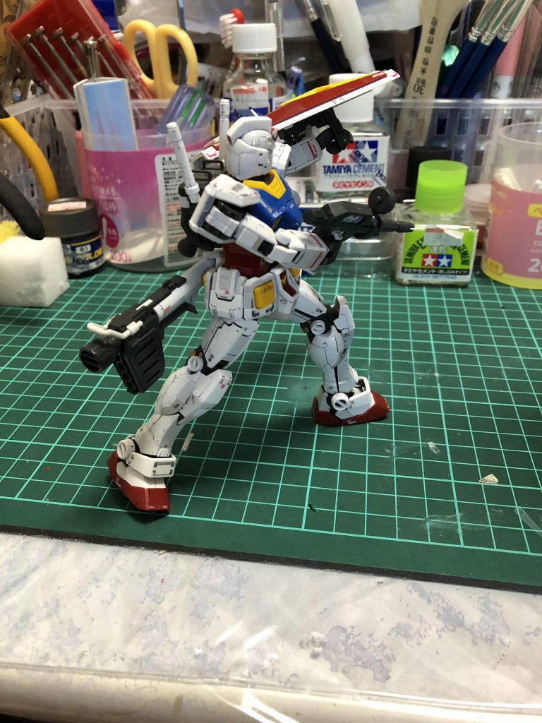 可動域も広くいろんなポージングで遊べますね。ただパーツが外れやすいですw

RGハマりそうですw