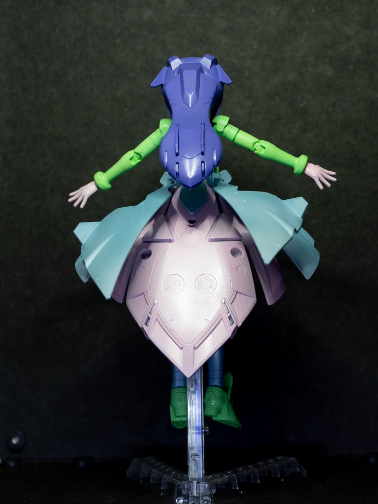 インナースカートはピンクにパールでトップコート。ふわっとした色合いになったと思います。