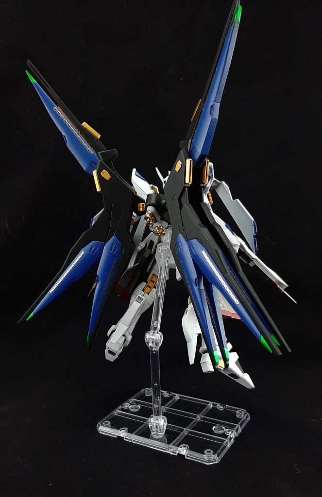 Saint  Freedom  Gundam–3枚目/制作者：詐癡佯呆
