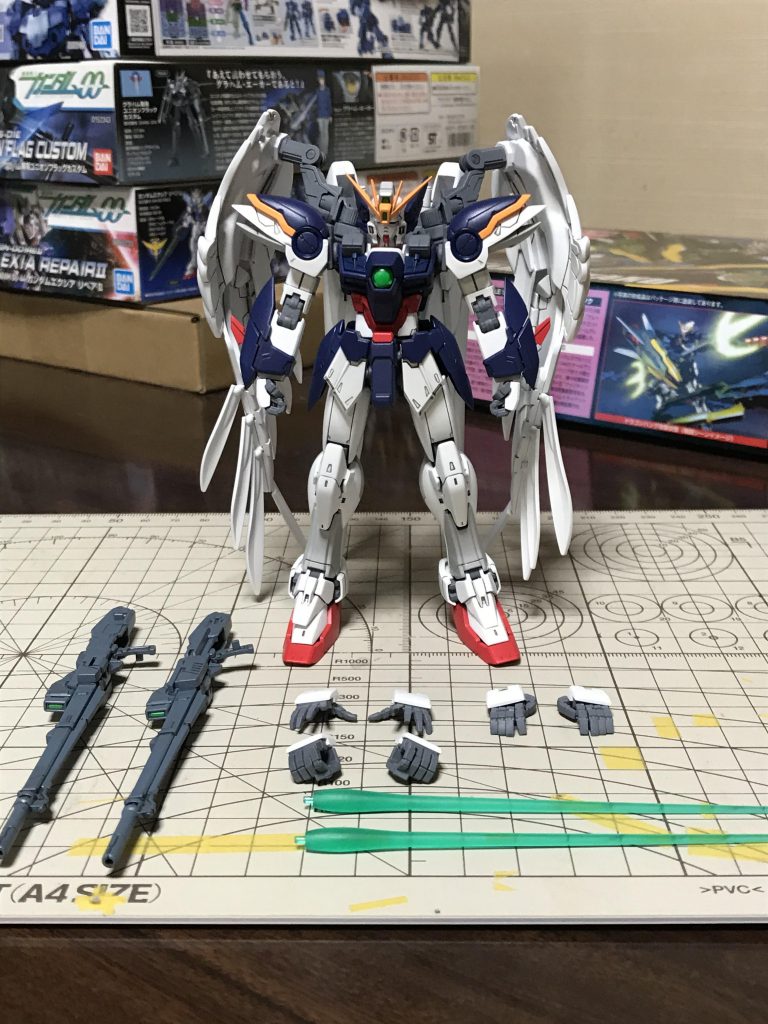 付属のシール、剥がれそうで嫌でしたので敢えて貼りませんでした。
いや、手抜きでは、、、ゲフンゲフン
えぇ、手抜きです。
後から市販のデカール貼れば良かったと後悔する次第。