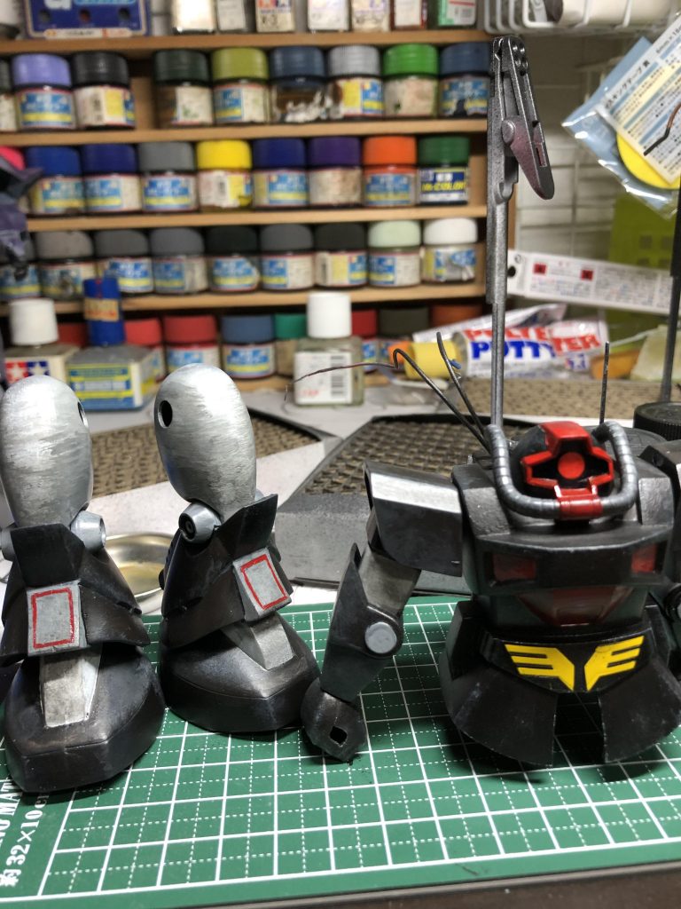 赤いライン描きはマスキングが苦手なので、そのまま一発勝負で描きました(*^ω^*)