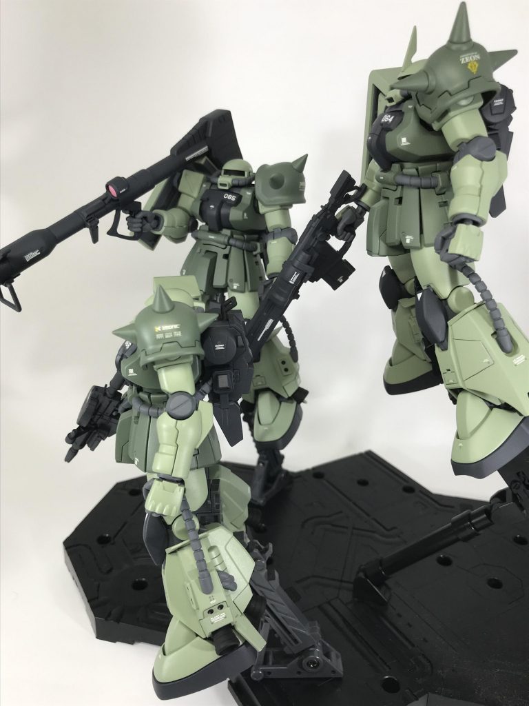 サイドビューです。
量産型は小隊単位にすると
映えますよね〜 (*´∇｀*)