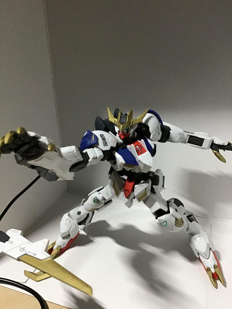 各種武装の使用時のイメージで。テイルブレードと爪は、用途を考えるともっと尖らせたいなというのがあったのでシャープにしてます。