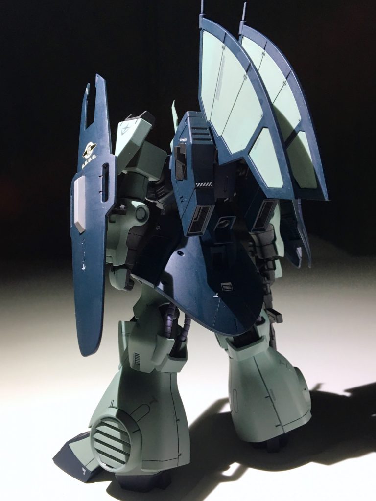 個人的には、背中の放熱板が「許せない」気持ちは多少ありますが、ディジェのアイコン的存在でもあるので、そのままにw