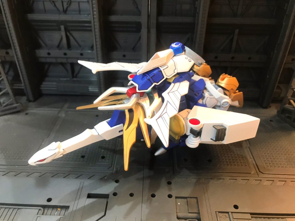 飛勇鶴形態に変形できるギミックも残してます。ちょっと羽が小さかったかな。反省です。