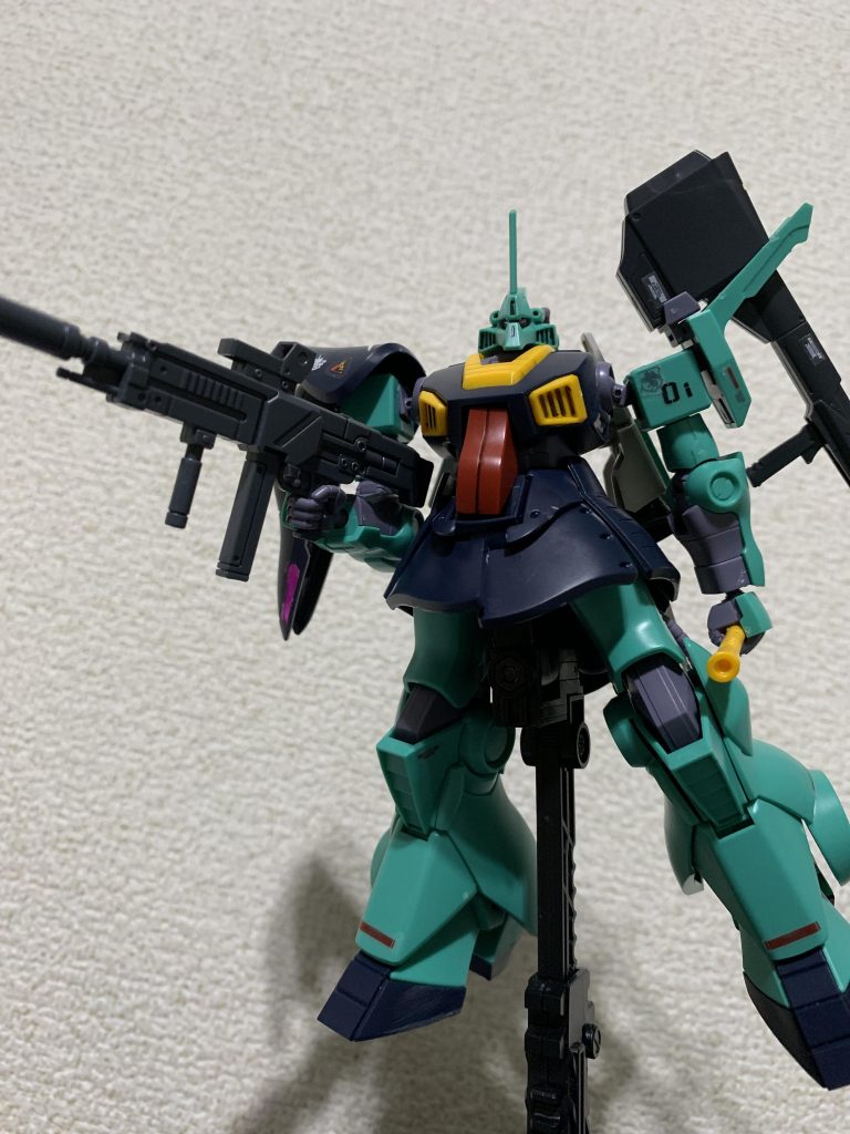 武装はシンプルにビームライフル、ビームナギナタ、クレイバズーカのみです。