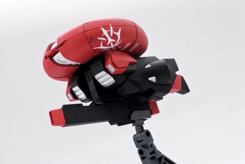 変形させることはできますが股間の装甲の塗装が剥げたのでもう変形させたくないです。