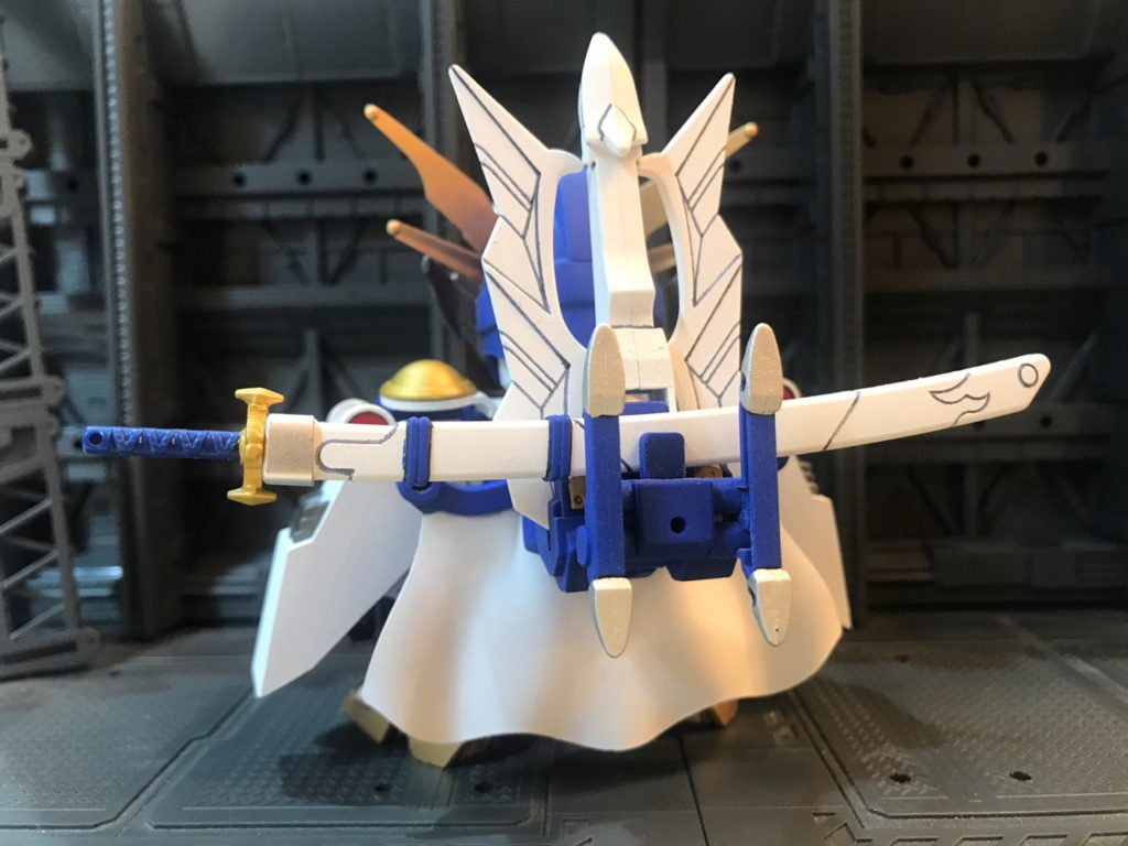 背中側にもマントを追加してます。刀はレジェンドBB武者飛駆鳥のものを加工してます。