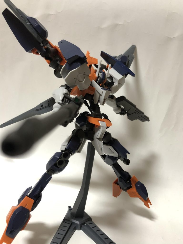 ポージングしてみました。
長物はポージングが難しいです…