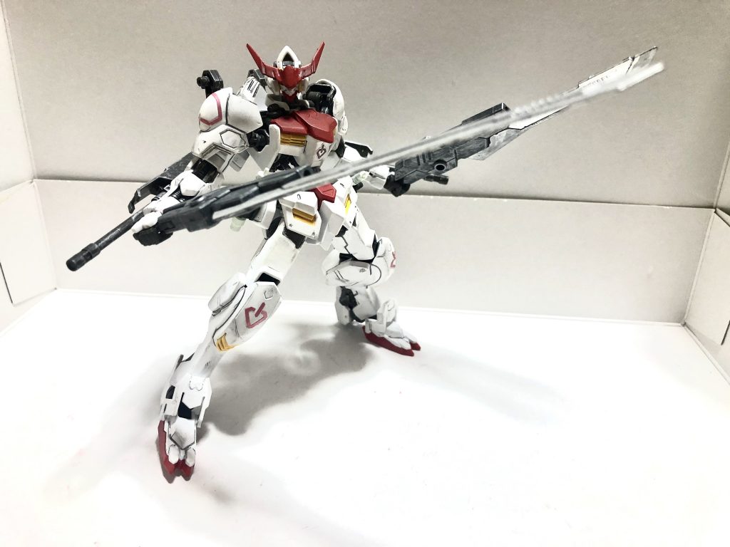 からの二刀流
紅ウェポンに収録されていたガンブレイドを装備。趣味性が強いものの距離を選ばず対応できます。