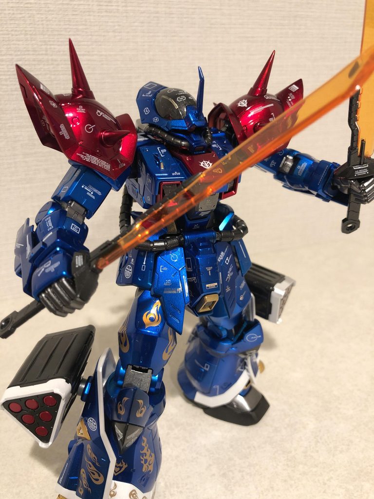 ヒートサーベル構えてみました。ポージング難しい………(T . T)