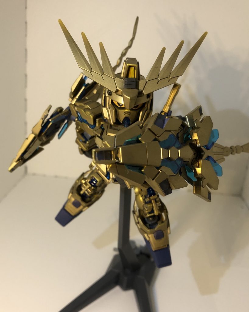 ガンプラに手を出してひと月くらいですが、
今回ガンダムマーカーエアブラシを導入してみました
(細かい所はマーカーで直接塗ってます)
前に死ぬ程辛い思いをして零丸神気結晶をマーカーで塗ってたんですが、
あれは一体何だったのかってくらい簡単に綺麗に塗れて感動しました
とはいえ、失敗も多かったです
ダマになったり、塗料が乾く前に触って汚くなったり、横着してマーカーで修正して結局ムラになったり
今回はガンダムマーカーエアブラシ、エナメル塗料でのスミ入れなど、
初の試みに挑んで学ぶ事が多かったし、
なんだかんだ完成品はカッコいいので買って良かったなって思います